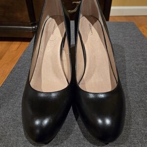 Land's End Classic Black Heels 8.5